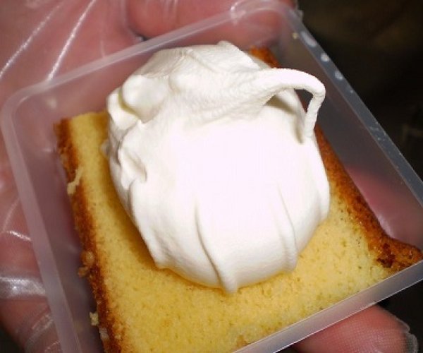 画像10: 長崎カステラアイス（バニラ１0個）【クール送料別・梱包代込】 (10)